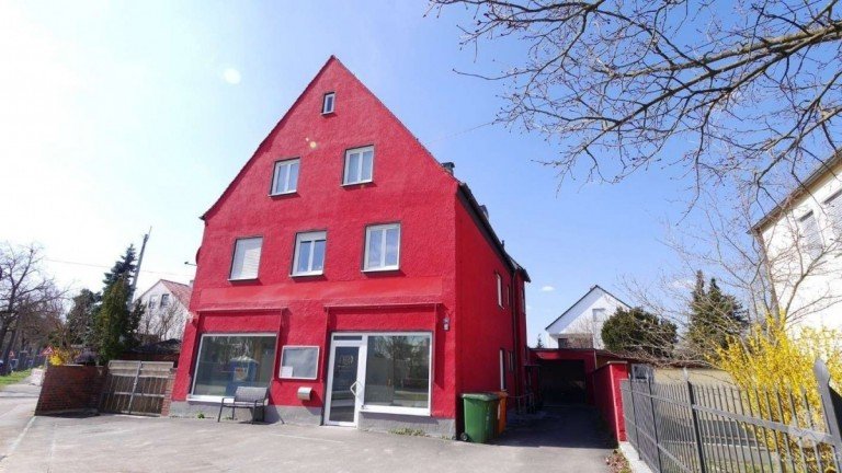 Ost-Ansicht Augsburg Mehrfamilienhaus Bieterverfahren: Renditestarkes Mehrfamilienhaus mit Gewerbeeinheit und Entwicklungspotenzial