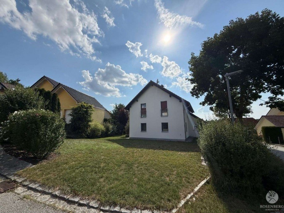 Ansicht-Vorgarten Einfamilienhaus Landau an der Isar